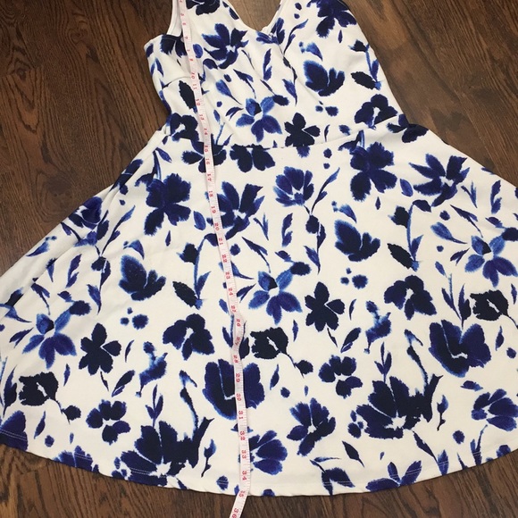 Floral Fit N’ Flare - Picture 7 of 7